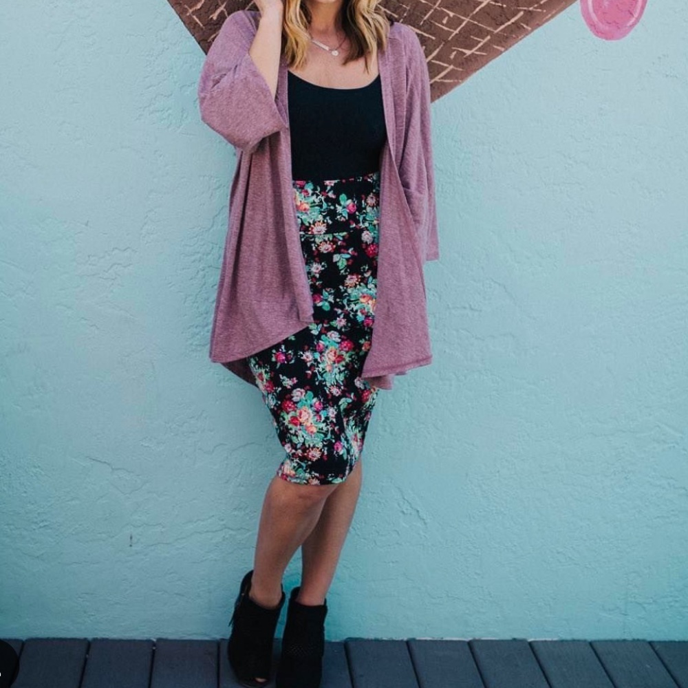 • Lularoe • Heathered Wine Red Lindsay Cardigan S